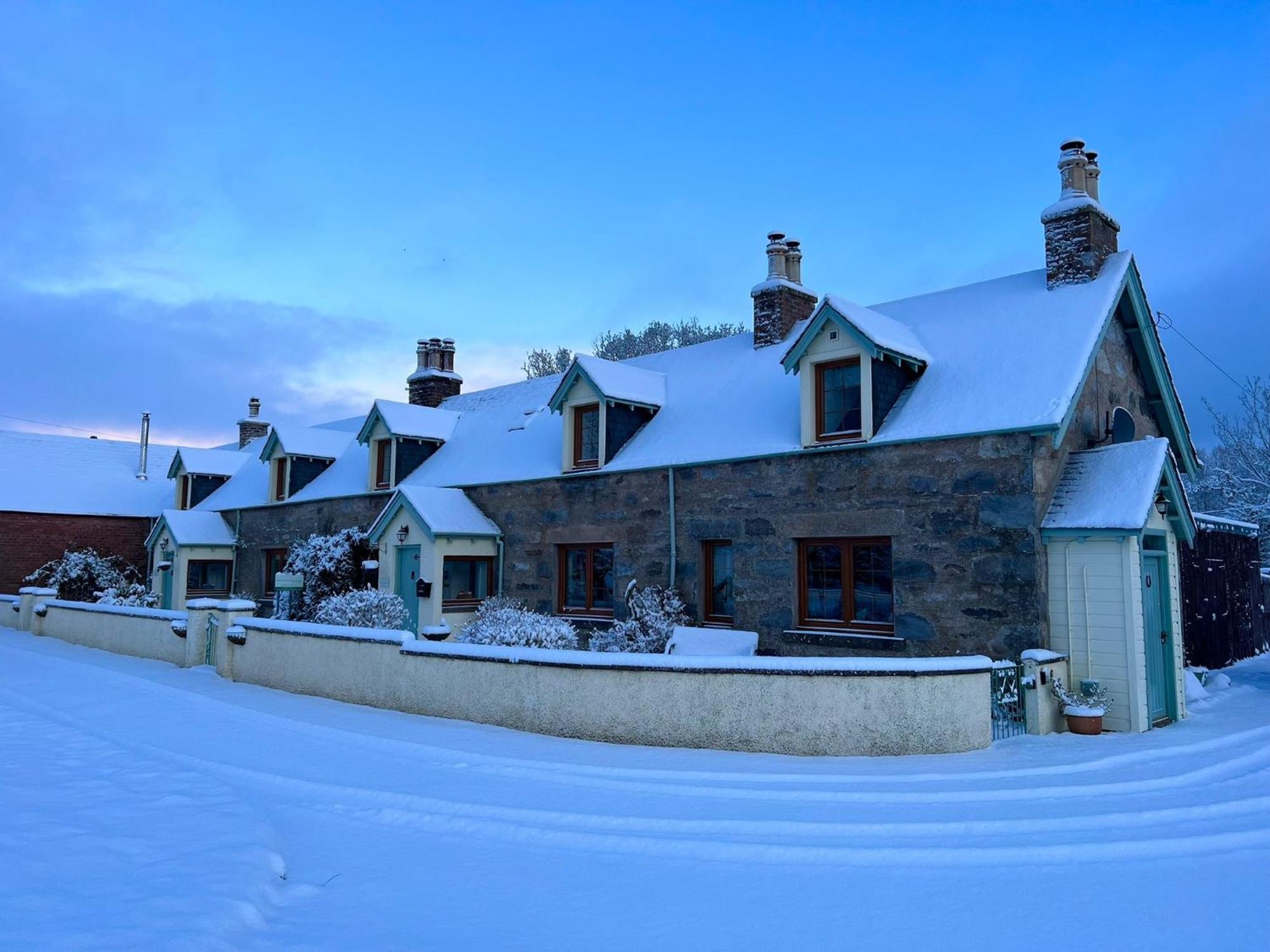 Rosemount Cottage Two - Highland Cottage Garve Exterior photo